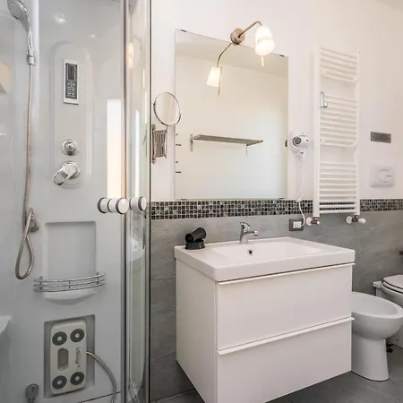 Francesco...graziosa, Moderna, Confortevole!